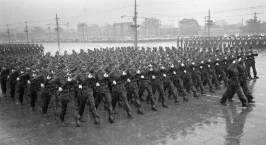 中國是第一人口大國萬一戰爭打響了可動員多少軍隊答案讓世界驚訝 趣讀