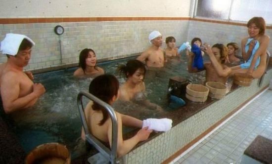 日本男女混浴成為一種風俗習慣 中國人表示不理解 趣讀